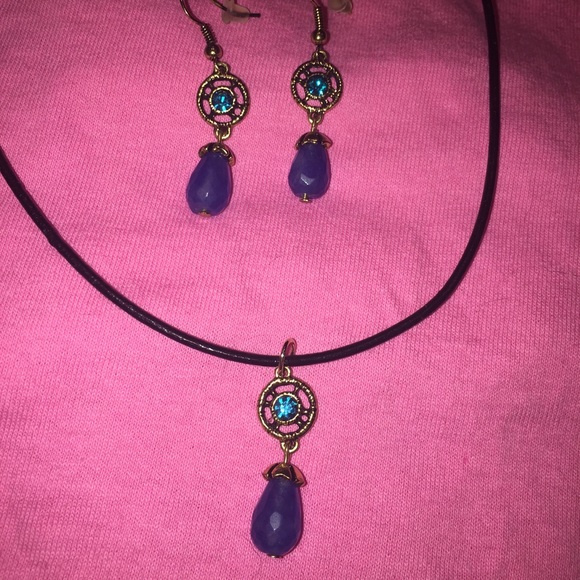🆕Pretty blue pendant w/earrings leather cord NWT - Picture 4 of 8